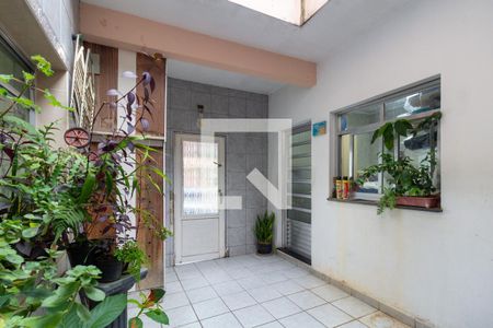 Quintal da Entrada de Serviço de casa à venda com 3 quartos, 300m² em Pompeia, São Paulo