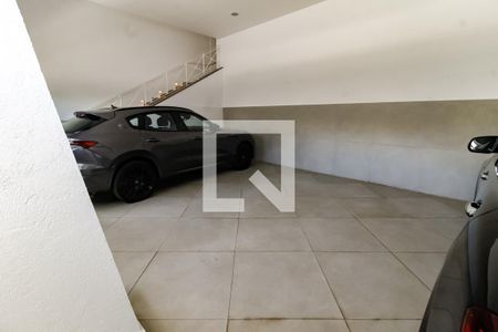 Garagem de casa à venda com 7 quartos, 770m² em Morumbi, São Paulo