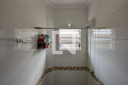 Banheiro de casa de condomínio para alugar com 2 quartos, 54m² em Nova Mirim, Praia Grande