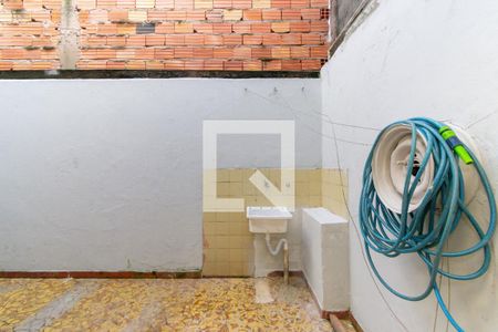 Área de Serviço e Quintal de casa para alugar com 2 quartos, 130m² em Jardim Vila Formosa, São Paulo