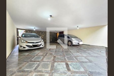 Garagem de casa à venda com 5 quartos, 513m² em Santa Lúcia, Belo Horizonte
