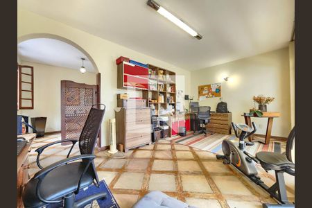 Escritório de casa à venda com 5 quartos, 513m² em Santa Lúcia, Belo Horizonte