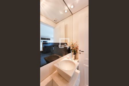 Lavabo de apartamento para alugar com 3 quartos, 140m² em Parque das Flores, Campinas