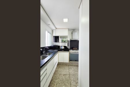 Cozinha de apartamento para alugar com 3 quartos, 140m² em Parque das Flores, Campinas