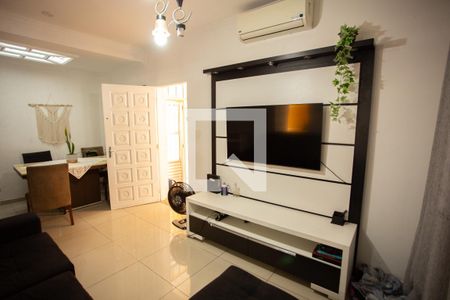 SALA de casa à venda com 2 quartos, 270m² em Imirim, São Paulo