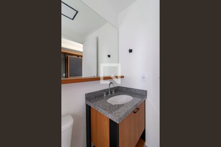 Banheiro de kitnet/studio para alugar com 1 quarto, 24m² em Santo Amaro, São Paulo