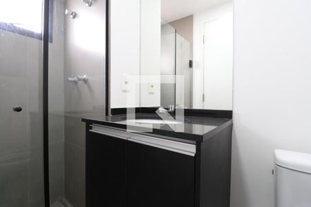 Banheiro de kitnet/studio para alugar com 1 quarto, 29m² em Bom Retiro, São Paulo
