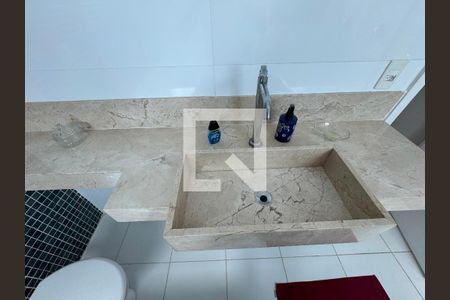 Suíte 1 - Banheiro de casa de condomínio à venda com 4 quartos, 227m² em Vargem Pequena, Rio de Janeiro