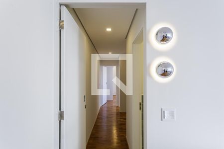 Corredor de apartamento para alugar com 2 quartos, 70m² em Itaim Bibi, São Paulo