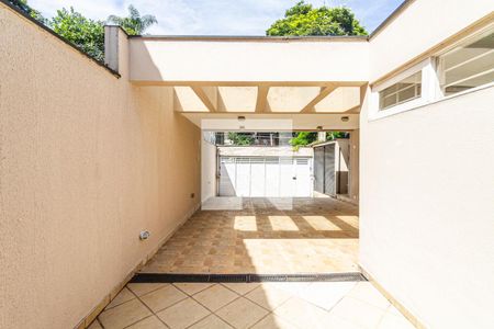 Garagem de casa à venda com 4 quartos, 400m² em Alto de Pinheiros, São Paulo