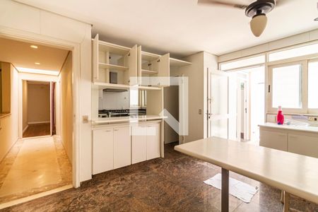 Cozinha de casa à venda com 4 quartos, 400m² em Alto de Pinheiros, São Paulo