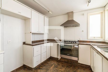 Cozinha de casa à venda com 4 quartos, 400m² em Alto de Pinheiros, São Paulo