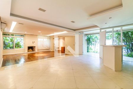 Sala de casa à venda com 4 quartos, 400m² em Alto de Pinheiros, São Paulo