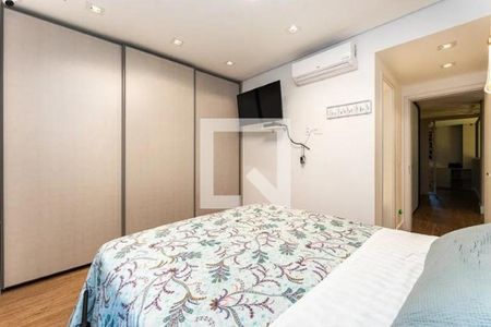 Casa de Condomínio à venda com 3 quartos, 580m² em Santo Amaro, São Paulo