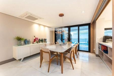 Casa de Condomínio à venda com 3 quartos, 580m² em Santo Amaro, São Paulo