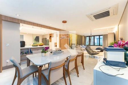 Casa de Condomínio à venda com 3 quartos, 580m² em Santo Amaro, São Paulo