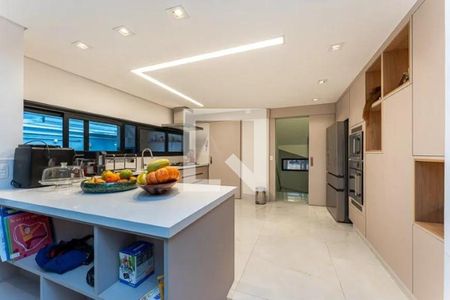 Casa de Condomínio à venda com 3 quartos, 580m² em Santo Amaro, São Paulo