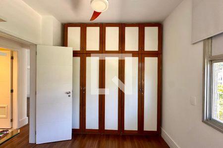 Quarto 1 de apartamento para alugar com 2 quartos, 86m² em Botafogo, Rio de Janeiro