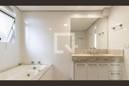 Apartamento à venda com 3 quartos, 210m² em Indianópolis, São Paulo