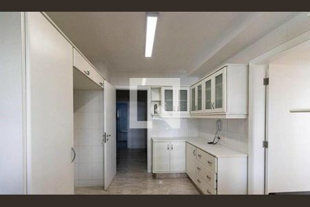 Apartamento à venda com 3 quartos, 210m² em Indianópolis, São Paulo