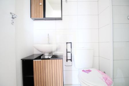 Banheiro de apartamento para alugar com 2 quartos, 42m² em Parque Reboucas, São Paulo