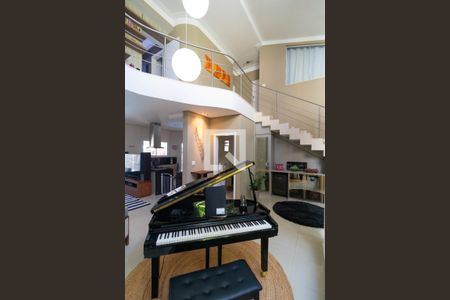 Salas de casa de condomínio à venda com 4 quartos, 270m² em Swiss Park, Campinas