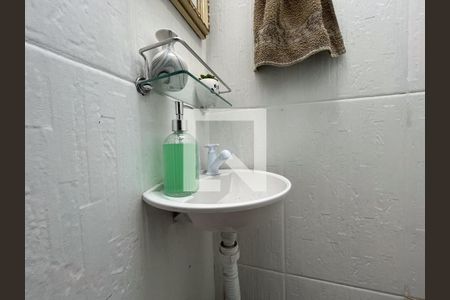 Banheiro de Serviço de casa de condomínio à venda com 2 quartos, 60m² em Jardim Sao Nicolau, São Paulo