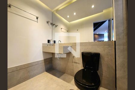 Banheiro de apartamento à venda com 1 quarto, 73m² em Vila Nova Conceição, São Paulo