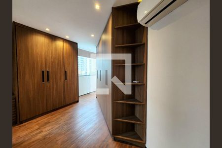 Sala/Quarto de apartamento à venda com 1 quarto, 73m² em Vila Nova Conceição, São Paulo