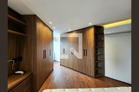 Sala/Quarto de apartamento à venda com 1 quarto, 73m² em Vila Nova Conceição, São Paulo