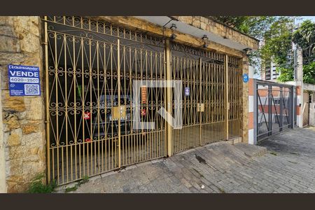 Fachada de casa à venda com 3 quartos, 476m² em Chácara Santo Antônio (zona Leste), São Paulo