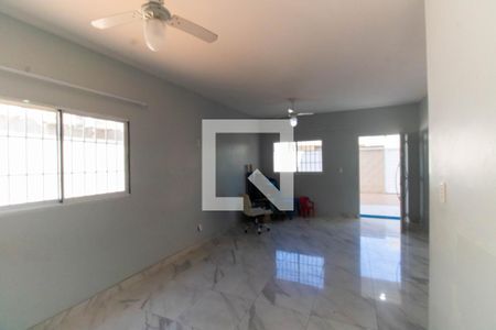 Sala de casa de condomínio para alugar com 4 quartos, 170m² em Maria Paula, Niterói