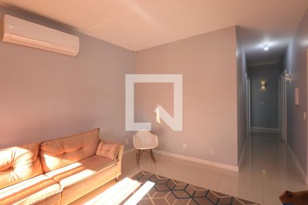 Sala de casa à venda com 3 quartos, 173m² em Mathias Velho, Canoas