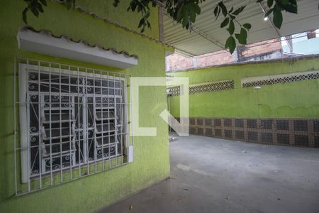 Quintal de casa para alugar com 3 quartos, 70m² em São Miguel, São Gonçalo