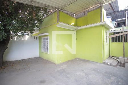 Quintal de casa para alugar com 3 quartos, 70m² em São Miguel, São Gonçalo