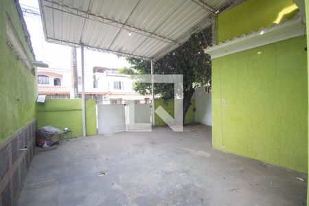 Quintal de casa para alugar com 3 quartos, 70m² em São Miguel, São Gonçalo