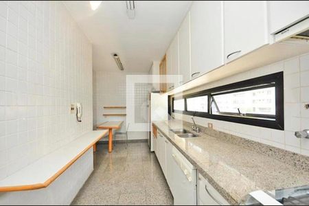 Apartamento à venda com 3 quartos, 198m² em Morumbi, São Paulo