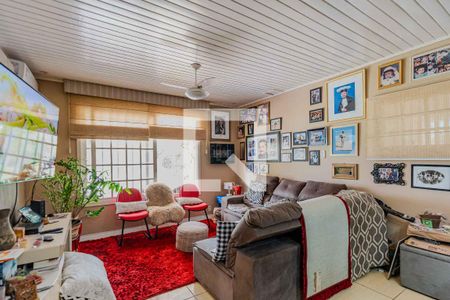 Cozinha de casa à venda com 4 quartos, 300m² em Vila Nova, Porto Alegre