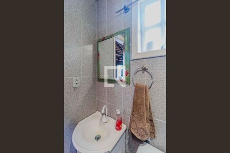 Edícula/Banheiro de casa à venda com 4 quartos, 300m² em Vila Nova, Porto Alegre