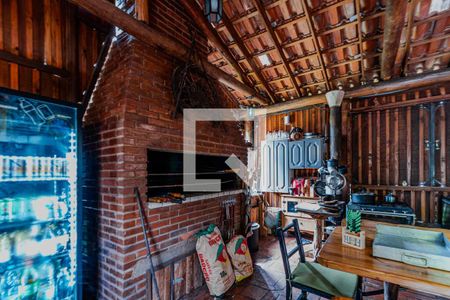 Área externa de casa à venda com 4 quartos, 300m² em Vila Nova, Porto Alegre
