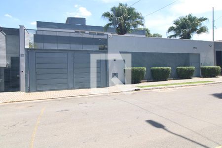 Fachada de casa à venda com 4 quartos, 637m² em Interlagos, São Paulo