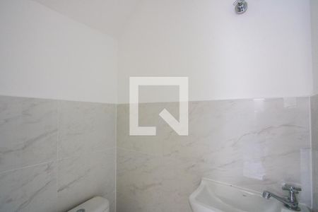 Banheiro da garagem de casa para alugar com 3 quartos, 130m² em Paraíso, Santo André