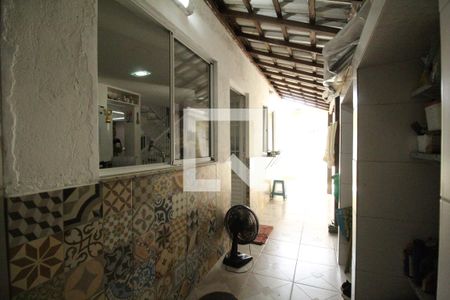 Fundos da casa de casa de condomínio à venda com 3 quartos, 150m² em Jacarepaguá, Rio de Janeiro