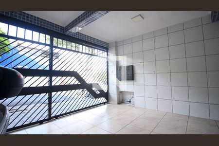 Garagem de casa à venda com 4 quartos, 300m² em Vila Ivone, São Paulo