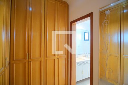 Closet da suíte 1 de apartamento para alugar com 4 quartos, 200m² em Vila Gomes Cardim, São Paulo