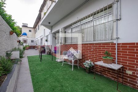 Quintal de casa à venda com 6 quartos, 230m² em Vila Madalena, São Paulo