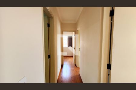 Corredor de apartamento à venda com 2 quartos, 82m² em Anhangabaú, Jundiaí