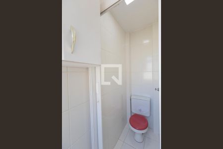 Banheiro de serviço de apartamento para alugar com 2 quartos, 58m² em Vila Constancia, São Paulo