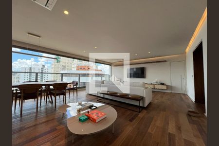 Apartamento à venda com 2 quartos, 154m² em Vila Nova Conceição, São Paulo