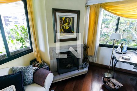 Detalhe - Sala 2 (lareira) de apartamento à venda com 4 quartos, 300m² em Paraíso do Morumbi, São Paulo